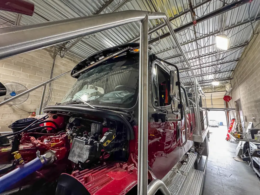Unfinished body compartment structure in bay, photo 40 of 303.